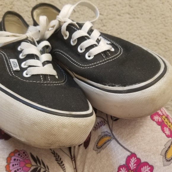✖️SOLD✖️Black platform Vans - Picture 2 of 4